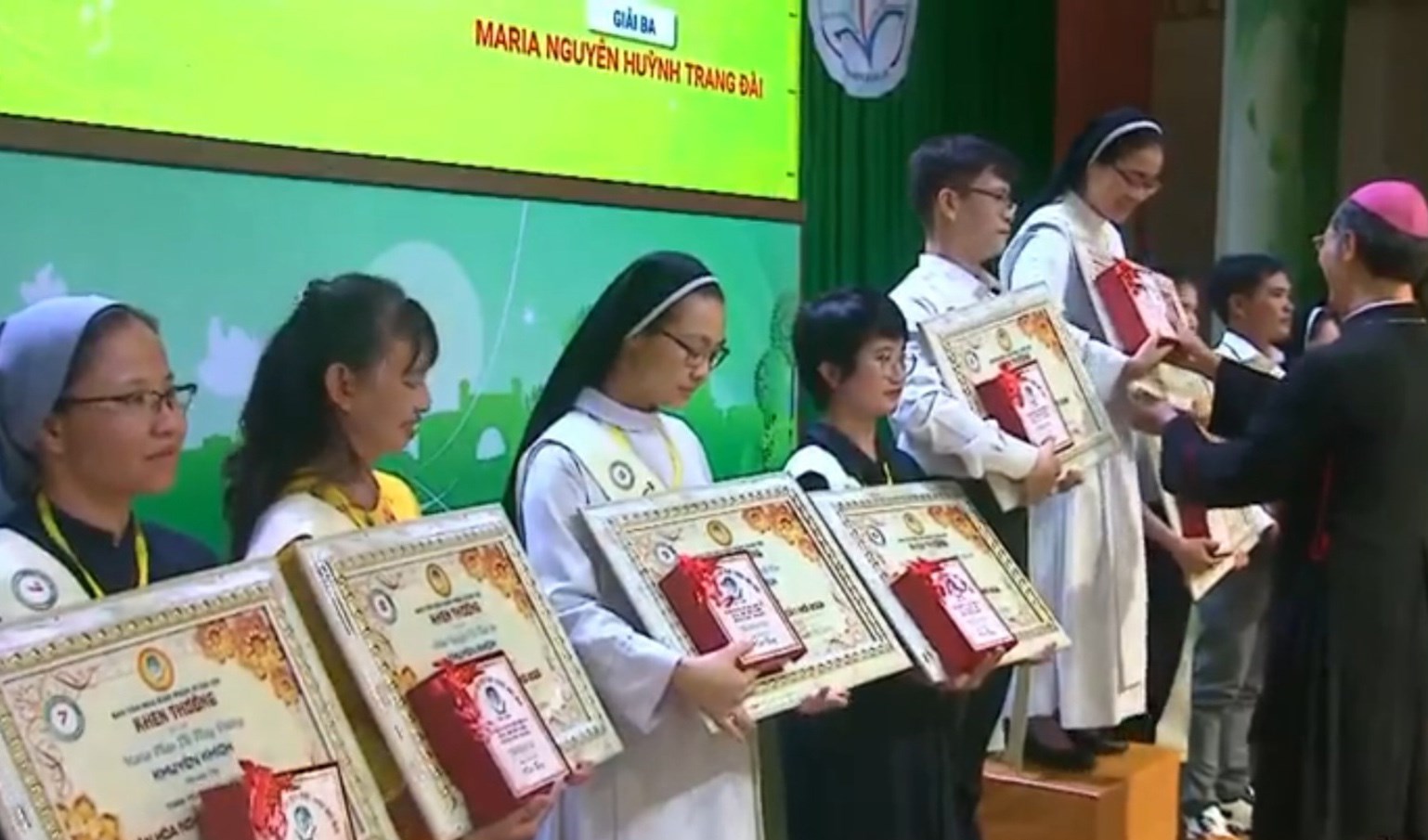 12 năm giải văn hóa Ðất Mới
