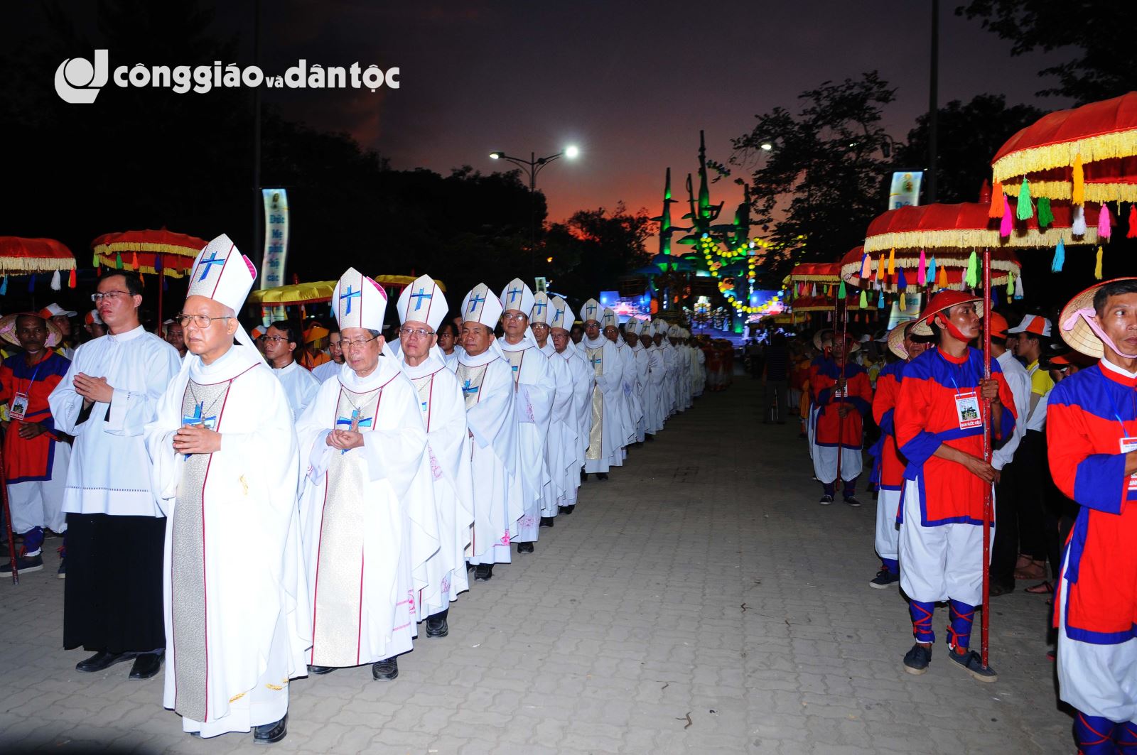 05 Cung nghinh Duc Mẹ La Vang