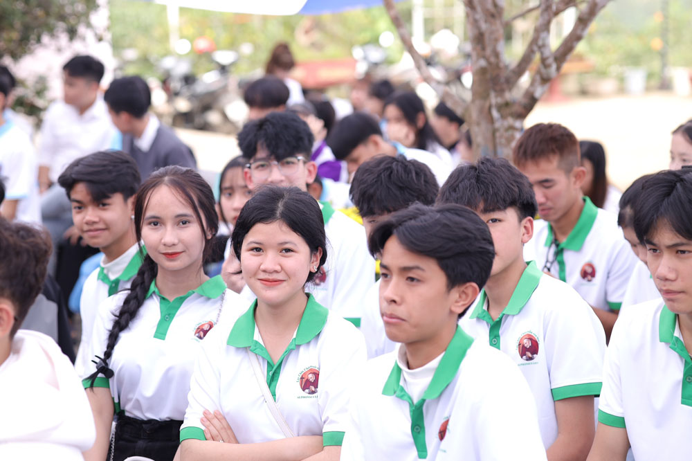 Giới trẻ được mời gọi tham gia vào đời sống Giáo hội
