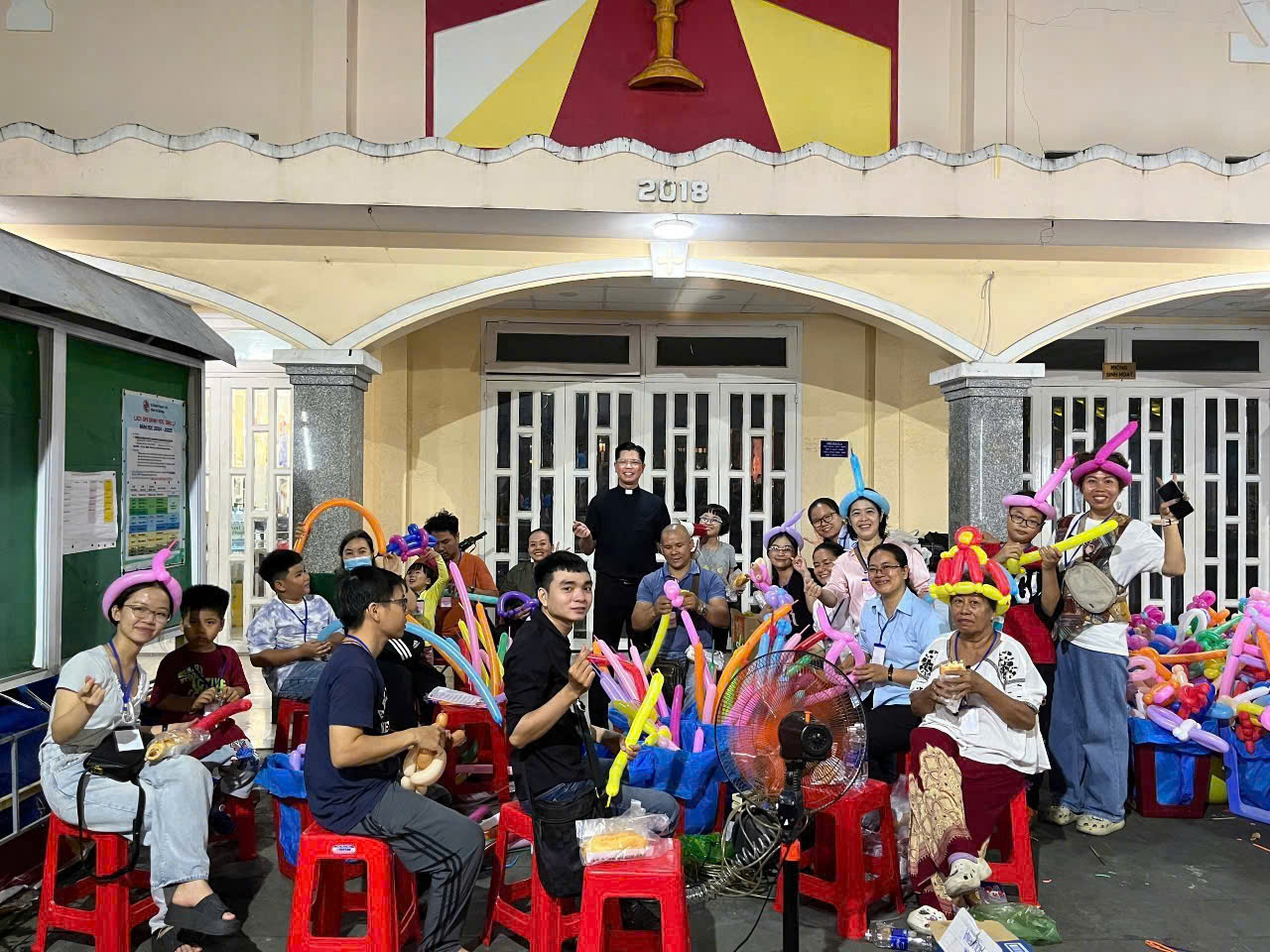 Gia đình bong bóng Mary