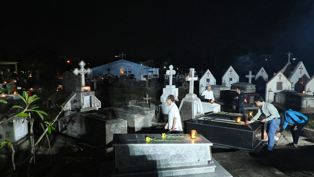 Tưởng nhớ những người đã khuất