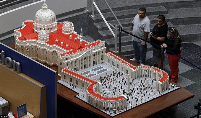 Tòa Thánh bằng Lego độc nhất vô nhị