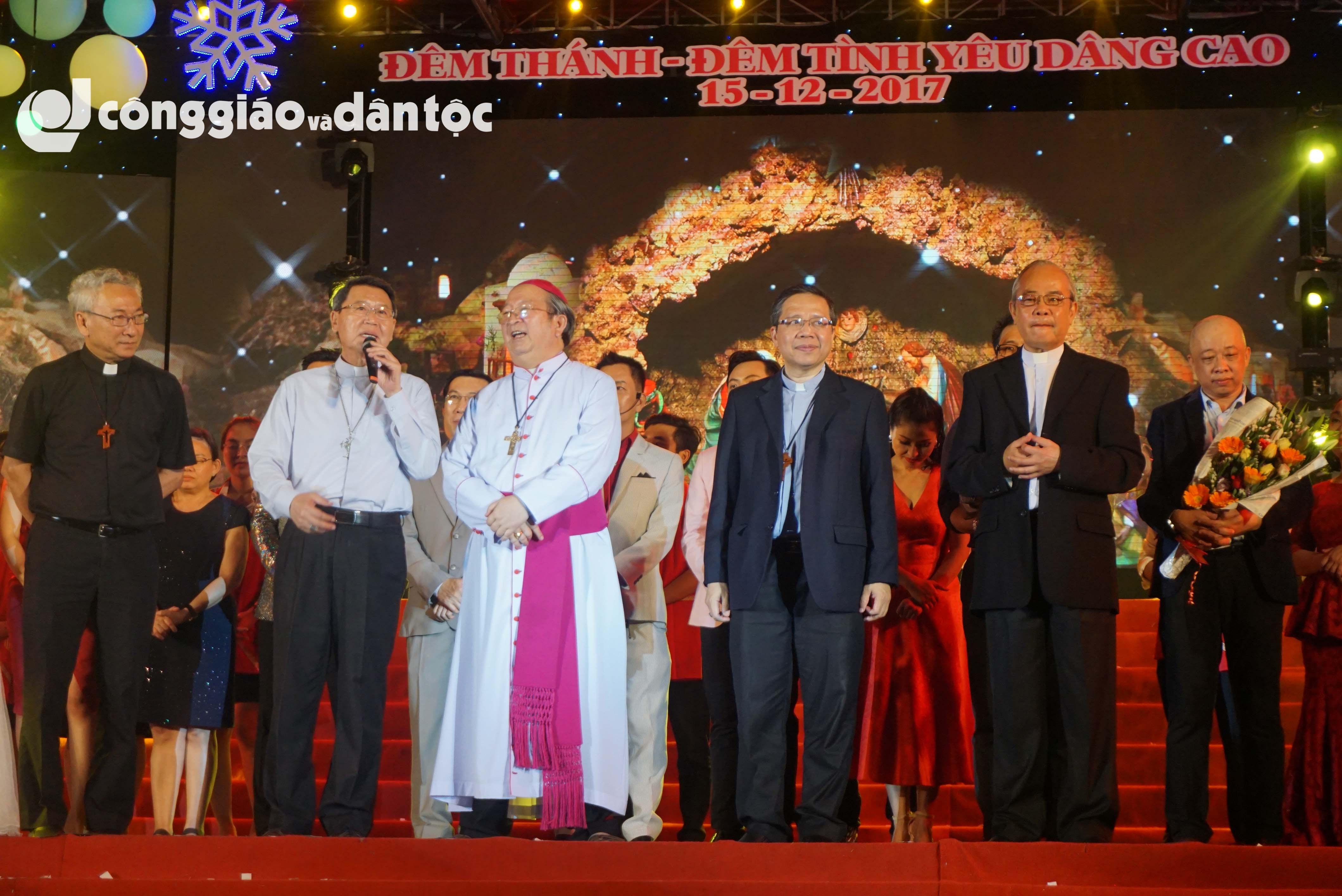 Đêm thánh - Đêm tình yêu dâng cao
