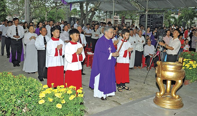 Tết nối kết hai đời