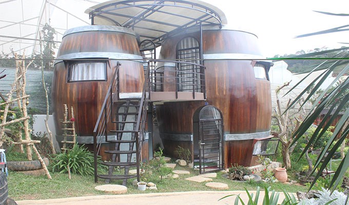 Độc, lạ Homestay hình thùng rượu của chàng họa sĩ