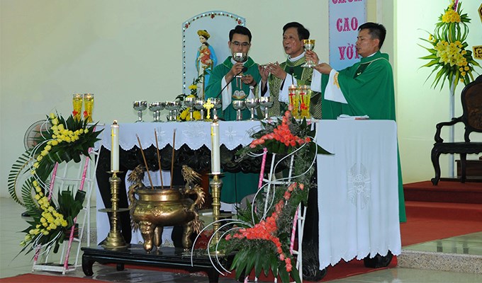 Thánh lễ đồng tế tại nhà nguyện Trung tâm Thánh mẫu La Vang sáng 13.8.2017