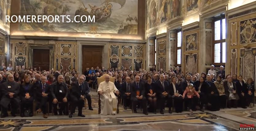 Đức Thánh Cha: “Trẻ em đang ở trong môi trường cạnh tranh không lành mạnh”