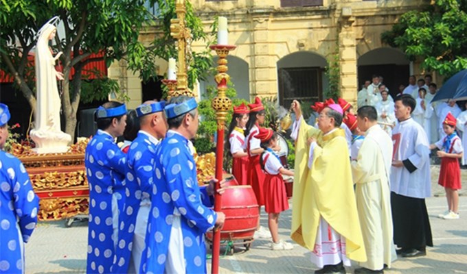 Trăm năm hồng ân