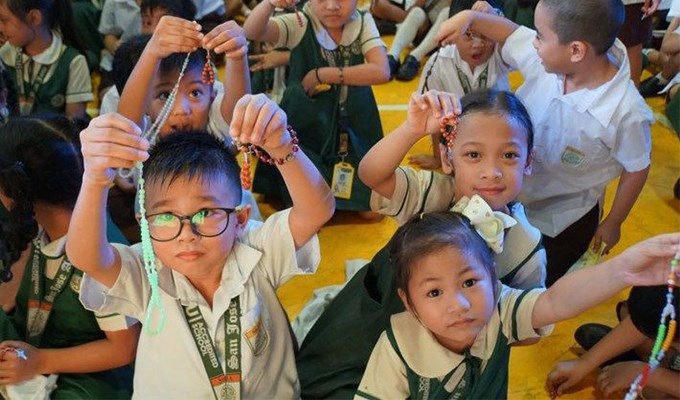Một triệu trẻ em đọc kinh Mân Côi cầu nguyện cho hòa bình