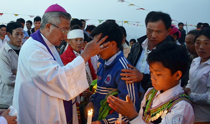Ðỡ đầu cho tín hữu dân tộc