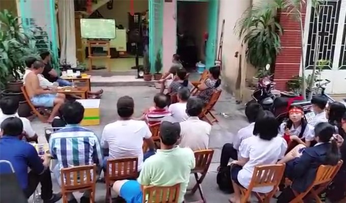 Văn hóa xóm giềng qua một trận bóng đá
