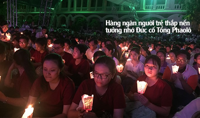 ĐẠI HỘI GIỚI TRẺ TGP.TPHCM: hàng ngàn người trẻ thắp nến tưởng nhớ Đức cố Tổng Phaolô