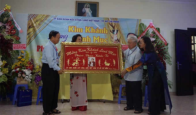 Về bên Mẹ Bãi Dâu
