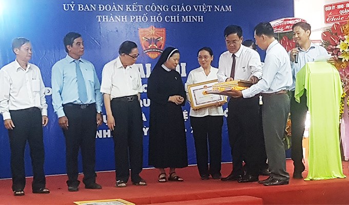 Thể hiện Tin Mừng trong cuộc sống