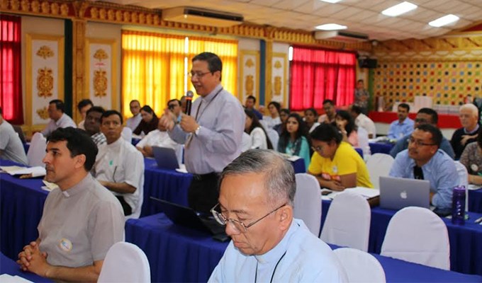 Giáo hội đào tạo và đồng hành cùng người trẻ