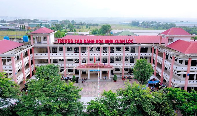 Năm học mới tại trường cao dẳng Công giáo đầu tiên