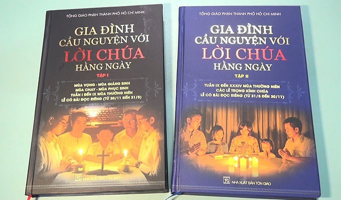 Gia đình cùng cầu nguyện