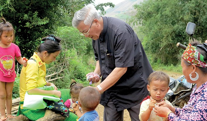 “…Hãy cứ sống yêu thương, sống tốt lành, Chúa Thánh Thần sẽ hướng dẫn người khác nhìn thấy và tìm đến với Chúa”