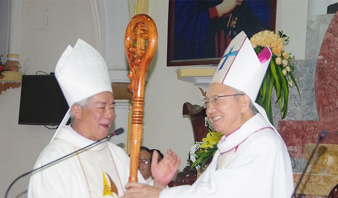 Ðức cha Anphong Nguyễn Hữu Long đã về giáo phận Vinh