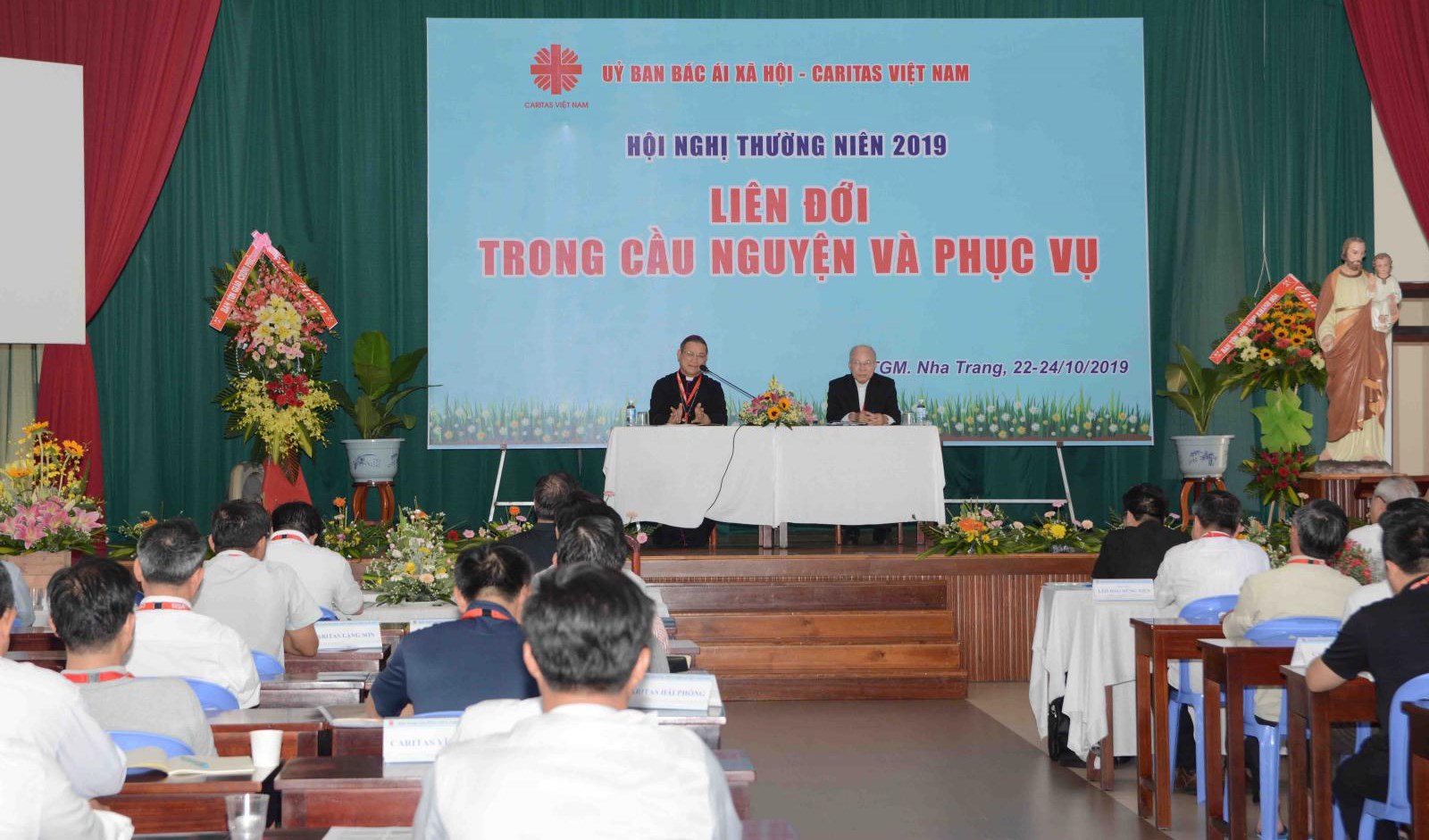 Liên đới trong cầu nguyện và phục vụ