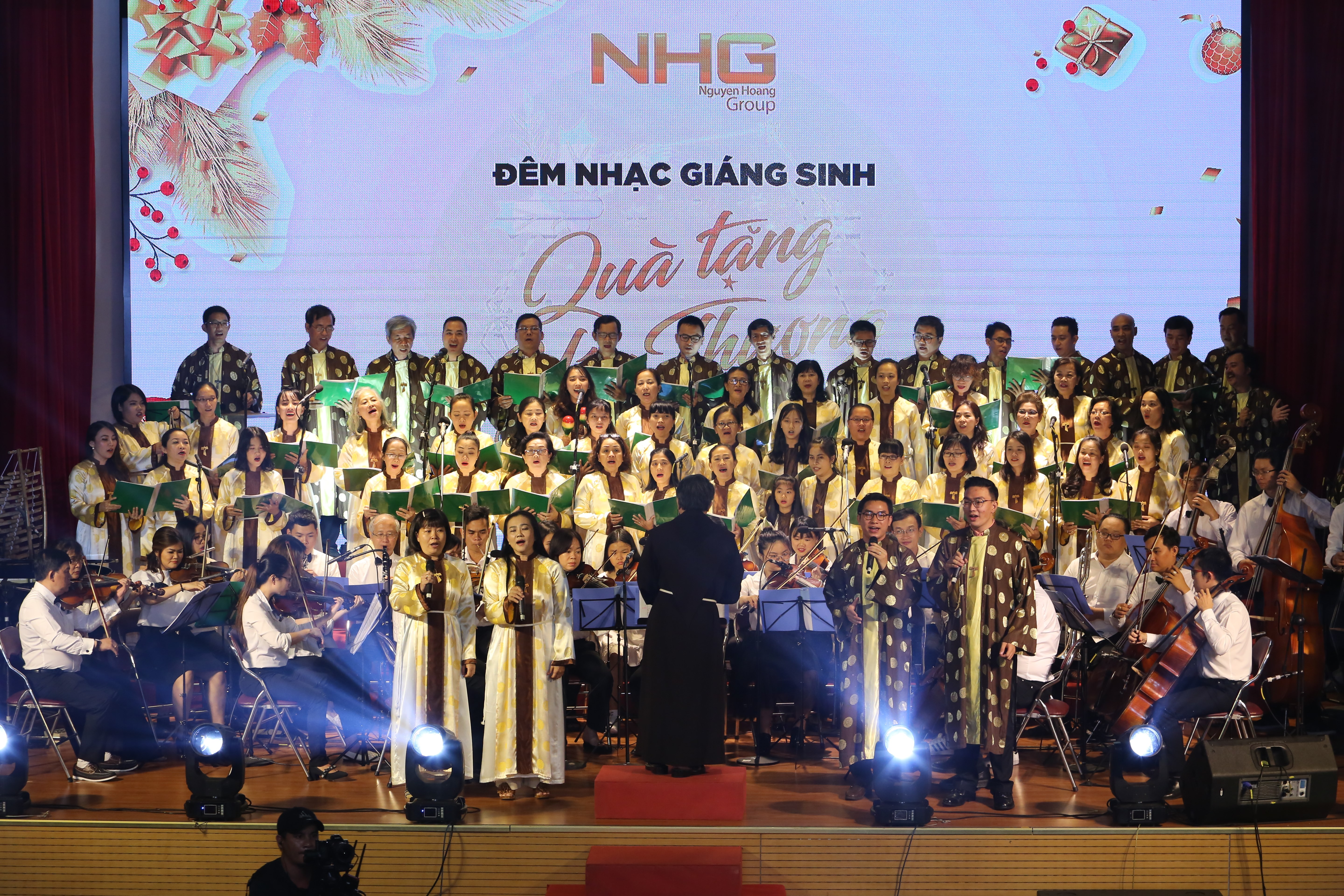 Ấm áp đêm nhạc mừng Chúa Giáng Sinh NHG “Quà tặng yêu thương”