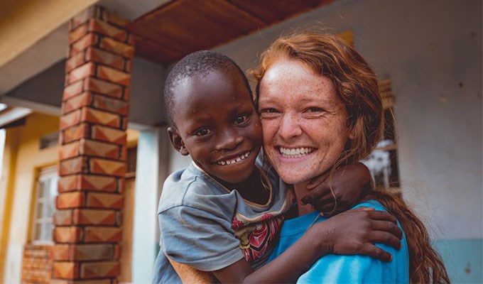 Người thay đổi cuộc đời trẻ khiếm thính tại Uganda
