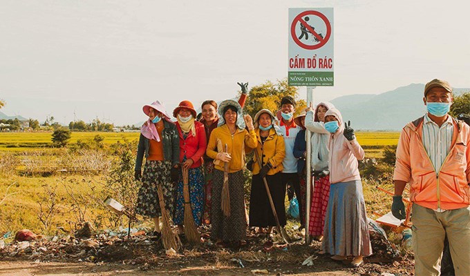 Dọn những bãi rác trong lòng