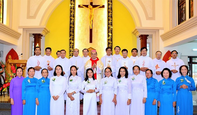 Dâng đời cho Thánh Tâm Chúa