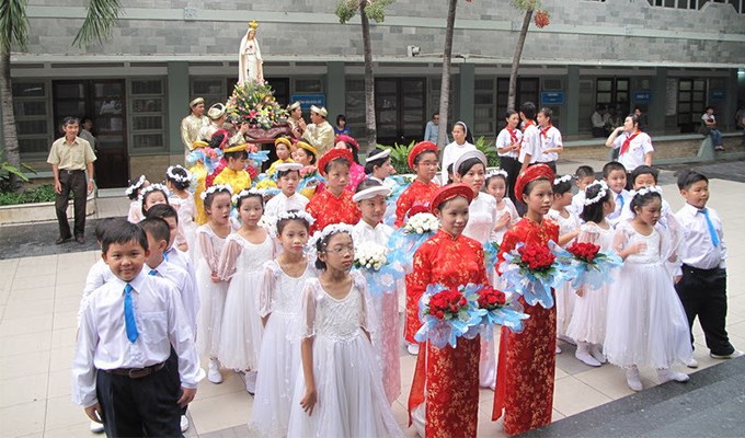 Tháng Hoa lại về