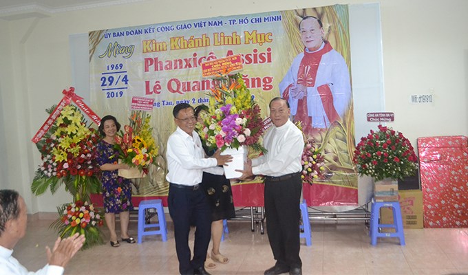 Giao lưu tại Nhà hành hương Bãi Dâu
