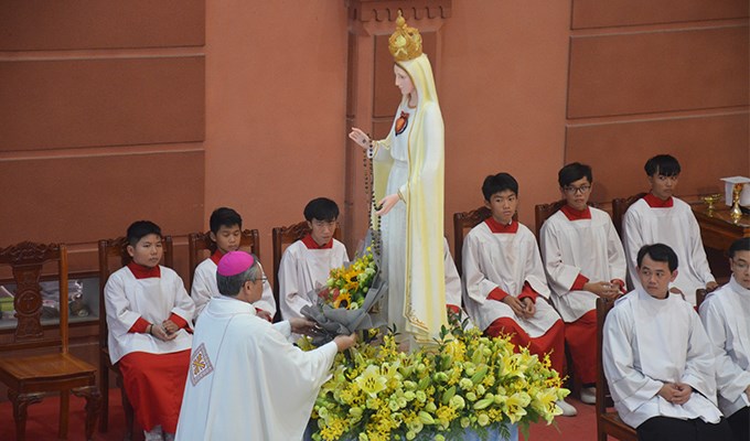 Ngày 13.5 con cái hướng lòng về Mẹ Fatima