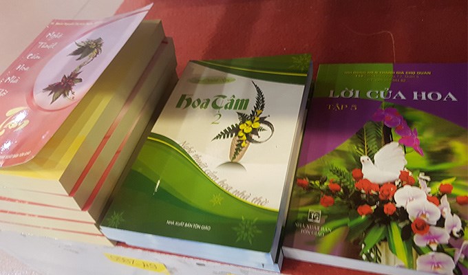 Chia sẻ nghệ thuật  cắm hoa nhà đạo