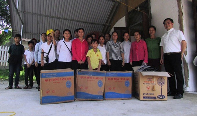 Thiếu nhi sống tinh thần sẻ chia