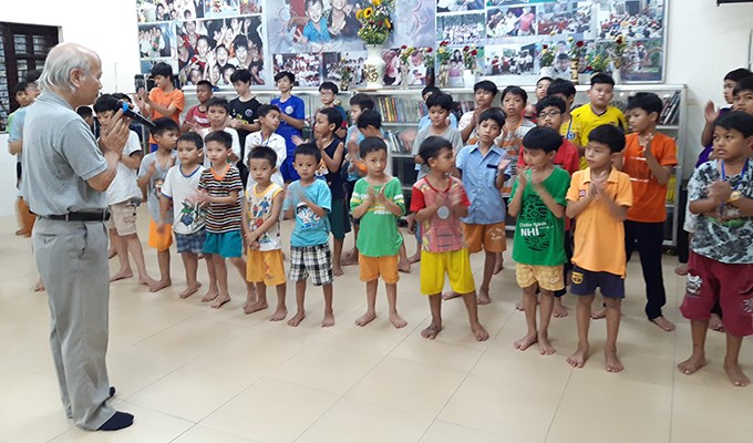 Ðại gia đình của những vì sao nhỏ