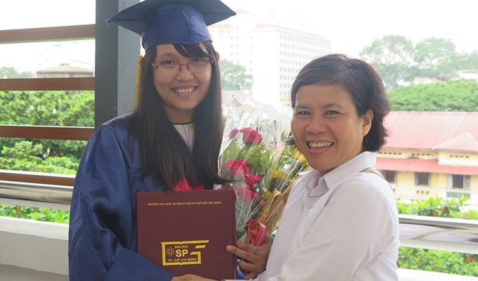 Gieo mầm hy vọng trong đôi mắt mờ