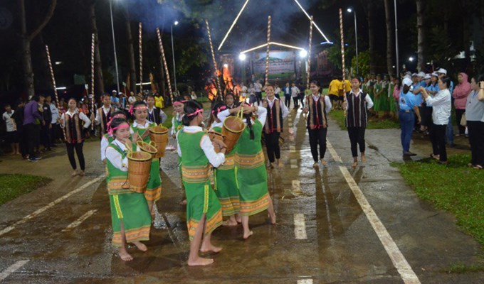 Hội trại hoa núi rừng tại GP Kontum