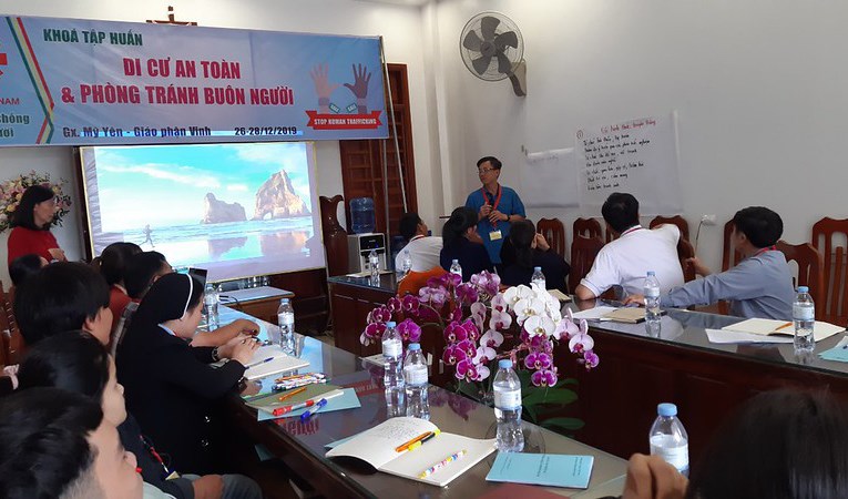 Tập huấn chống buôn người