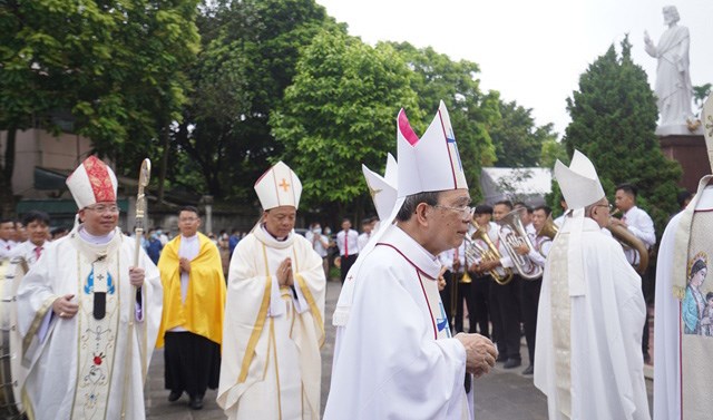 Ðức Giám mục Gioan Maria Vũ Tất: “Chúa đã thương nâng đỡ tôi...!”