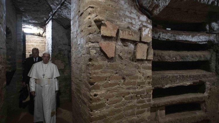 Đức Thánh Cha dâng lễ Các Đẳng tại nghĩa trang Vatican