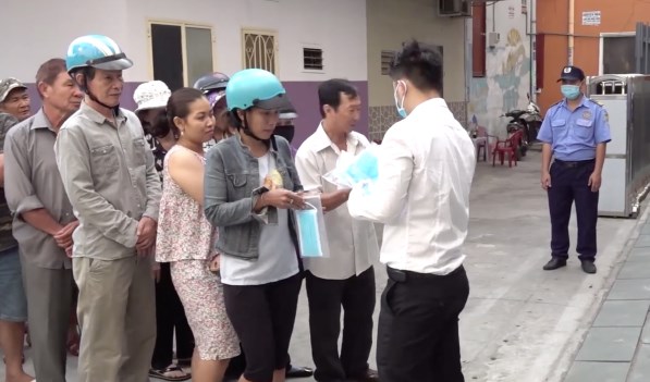 Những nghĩa cử đẹp giữa đại dịch virus Corona