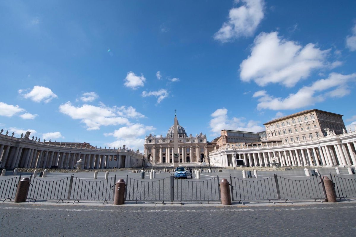 Những hình ảnh Vatican giữa mùa dịch