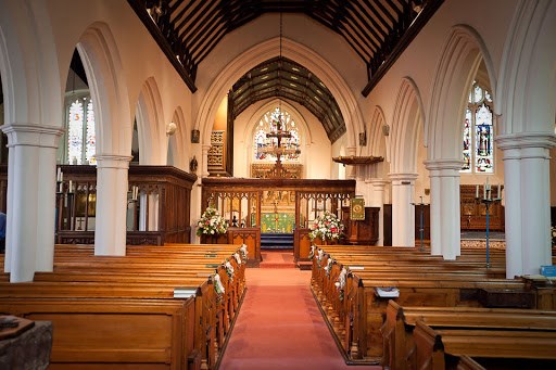 Anh và xứ Wales đóng cửa nhà thờ vì Covid-19