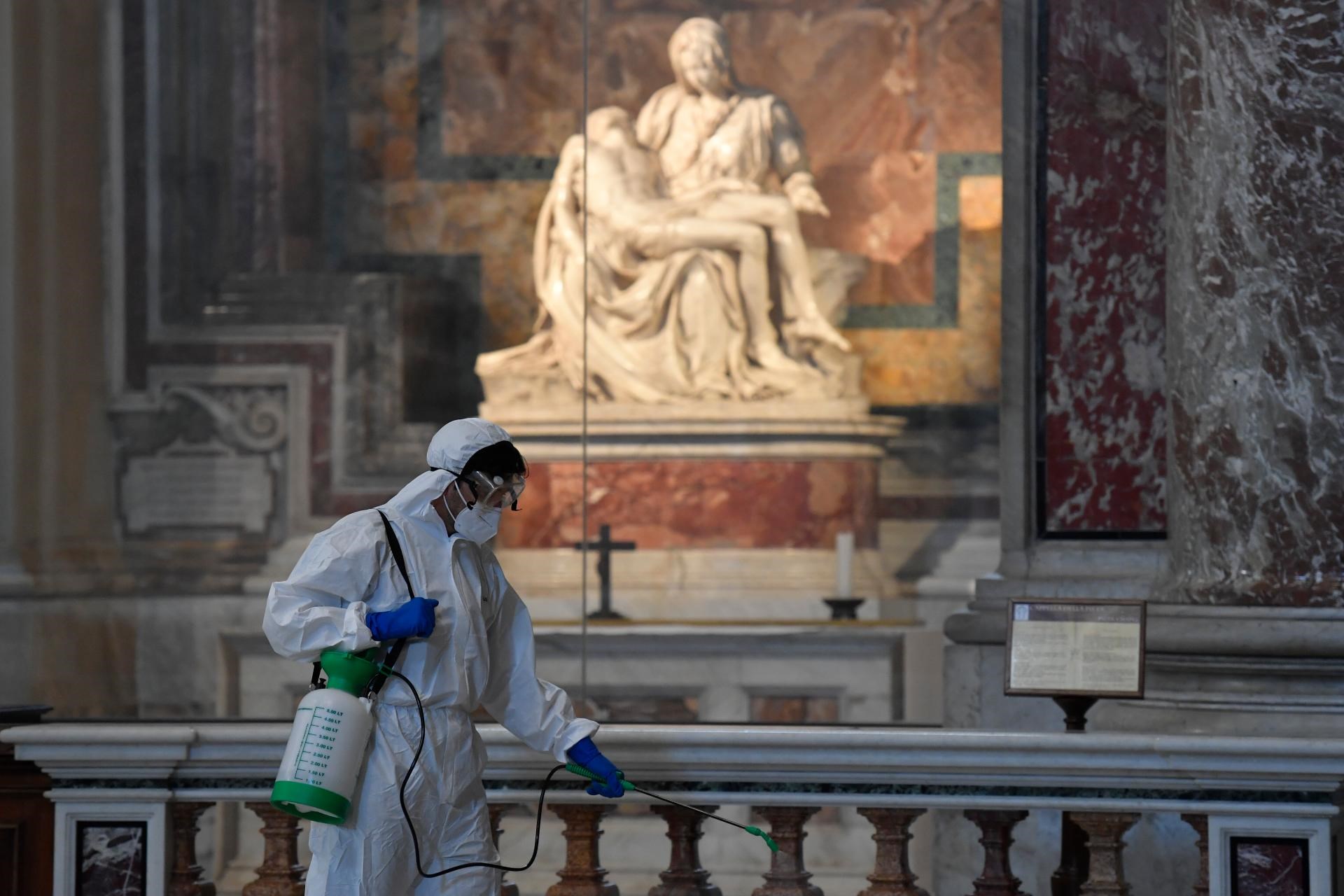 Vatican chuẩn bị mở cửa lại Đền Thánh Phêrô