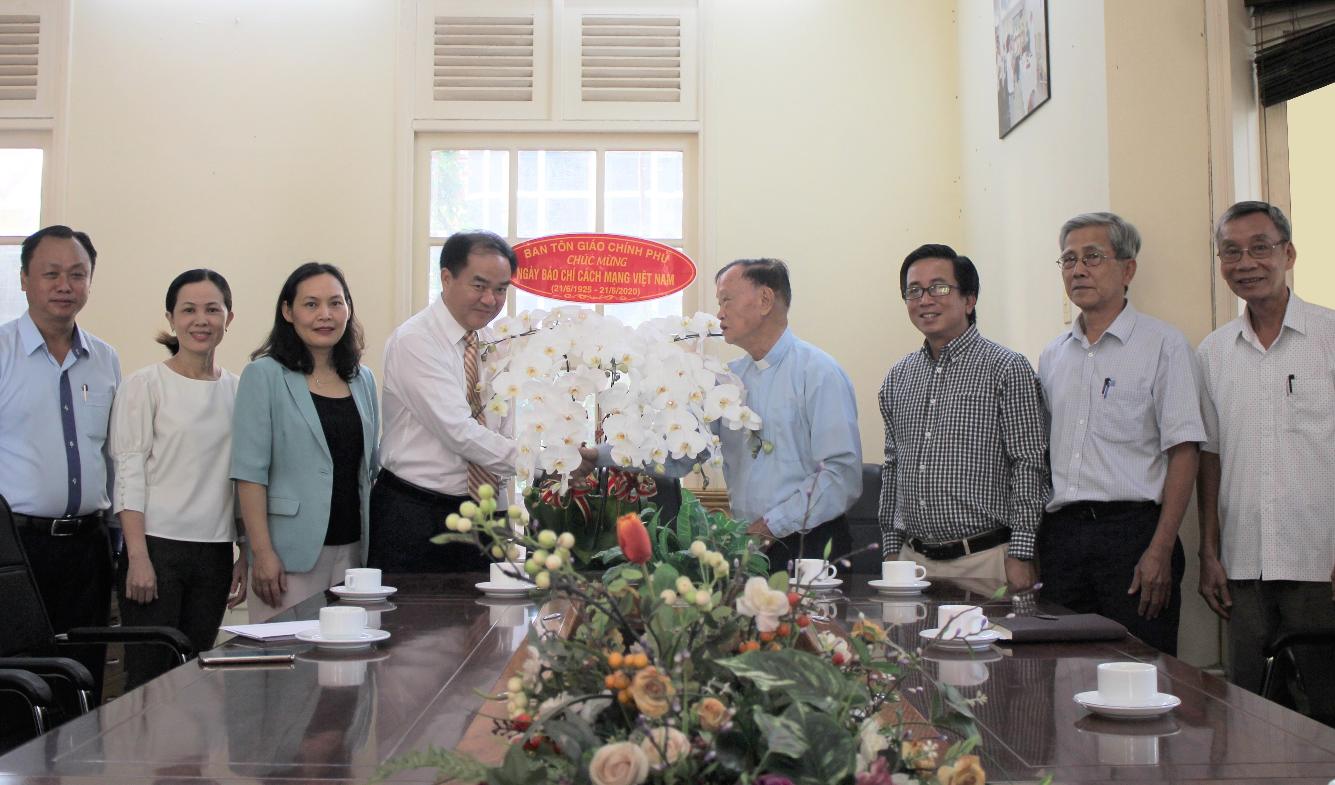 Ban Tôn giáo Chính phủ  thăm báo Công giáo và Dân tộc