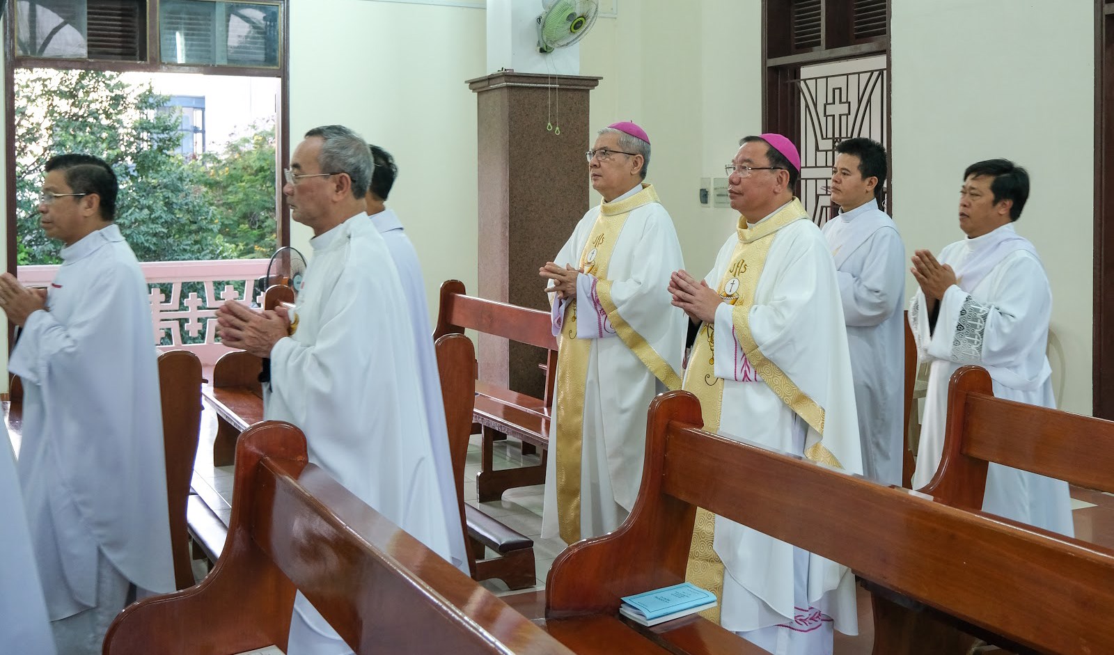 Canh tân đời sống linh mục