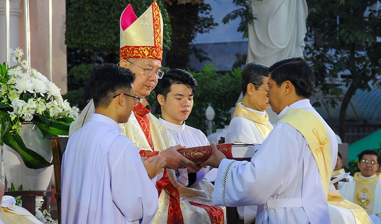 Xây dựng phần mềm quản lý Đất Thánh