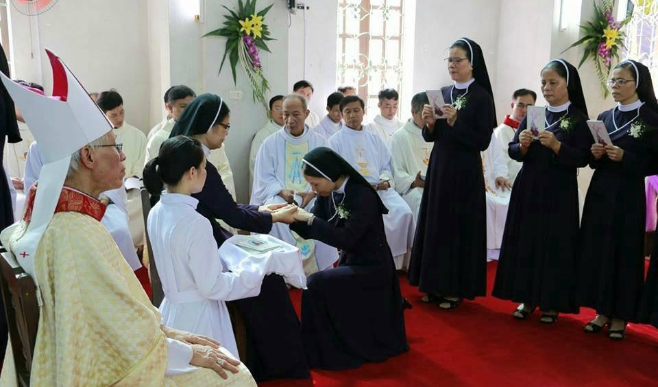 Ði ra khỏi mình để hướng tới tha nhân