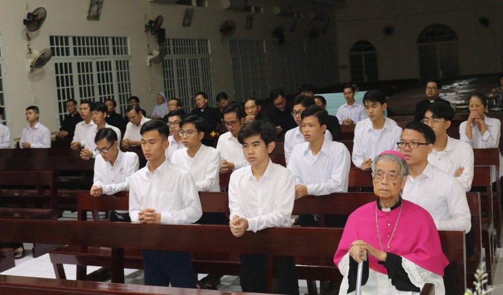 Ðức cha GB Bùi Tuần kỷ niệm 46 năm ngày thụ phong Giám mục.