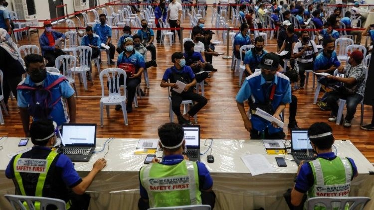 Giáo hội tại Malaysia quyên góp vào Quỹ Covid-19