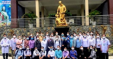 Chốn đi về yêu thương trong thời Covid